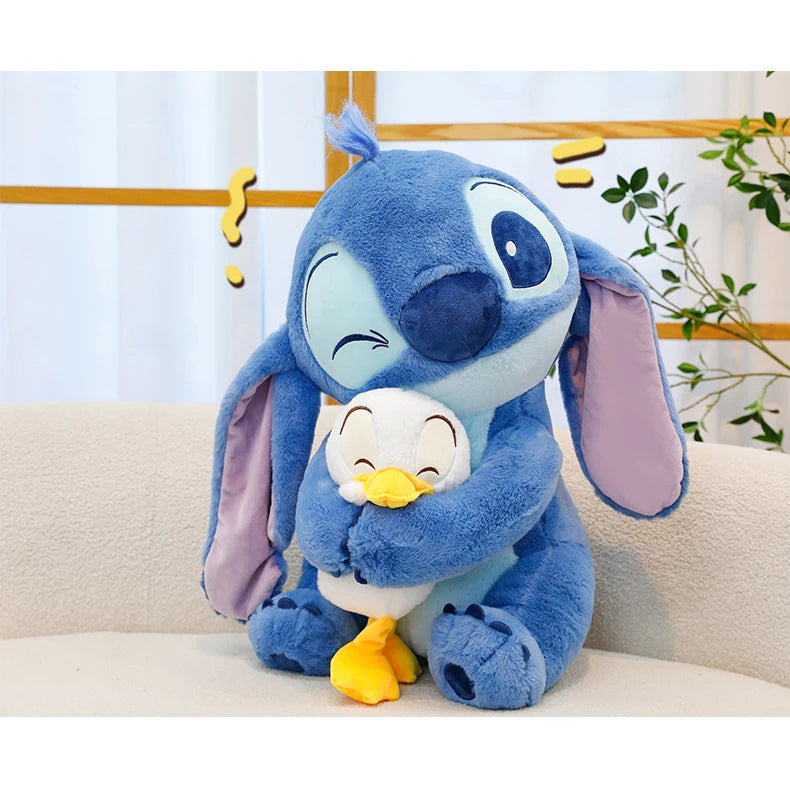 Stitch Abraçando Patinho