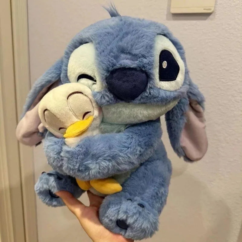 Stitch Abraçando Patinho